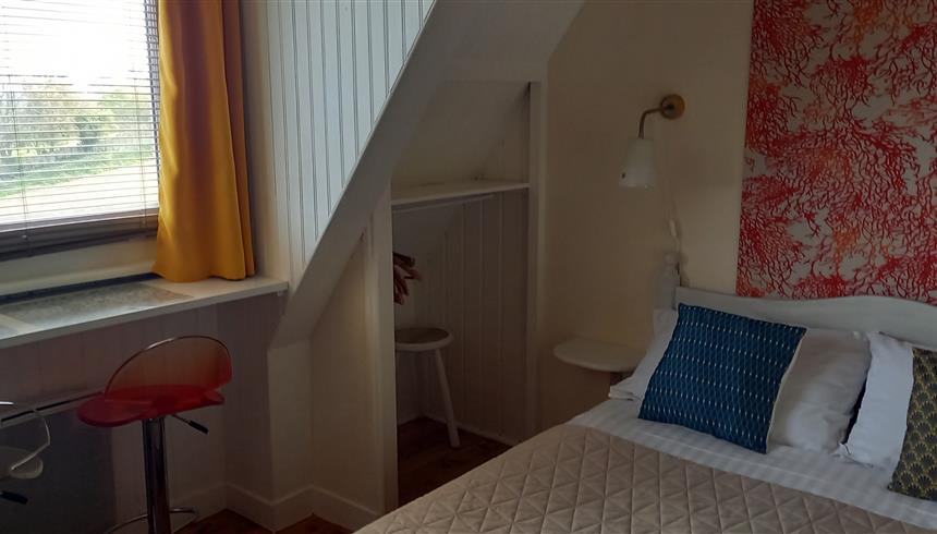 chambre n°7, vue latérale mer